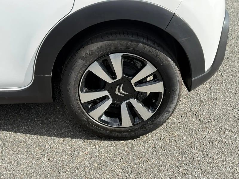 Photo de la voiture CITROEN C3 PureTech 83 S&S BVM5 Shine