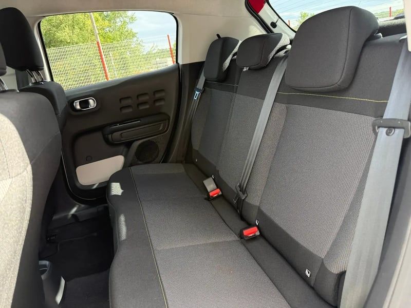 Photo de la voiture CITROEN C3 PureTech 83 S&S BVM5 Shine