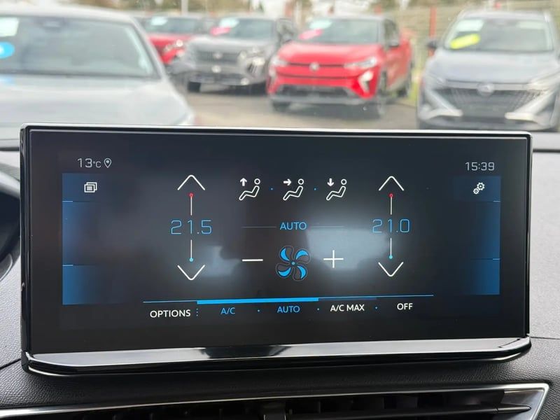 Photo de la voiture PEUGEOT 3008 BlueHDi 130ch S&S BVM6 Active Pack