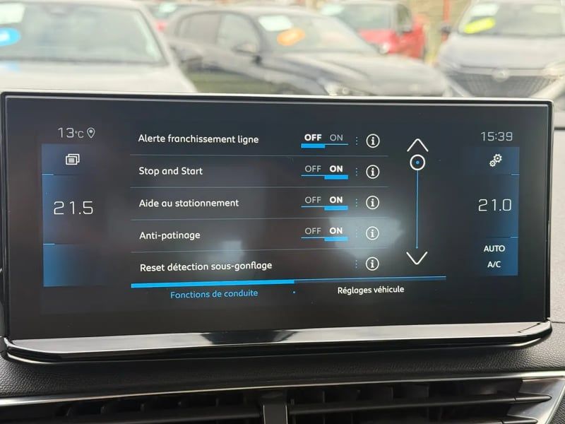 Photo de la voiture PEUGEOT 3008 BlueHDi 130ch S&S BVM6 Active Pack