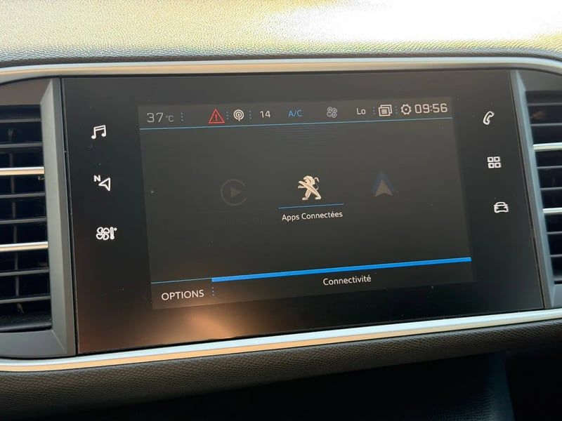 Photo de la voiture PEUGEOT 308 BlueHDi 130ch S&S EAT8 Tech Edition