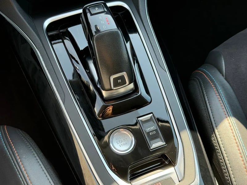Photo de la voiture PEUGEOT 308 BlueHDi 130ch S&S EAT8 Tech Edition