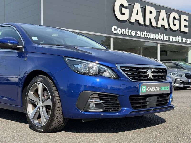 Photo de la voiture PEUGEOT 308 BlueHDi 130ch S&S EAT8 Tech Edition