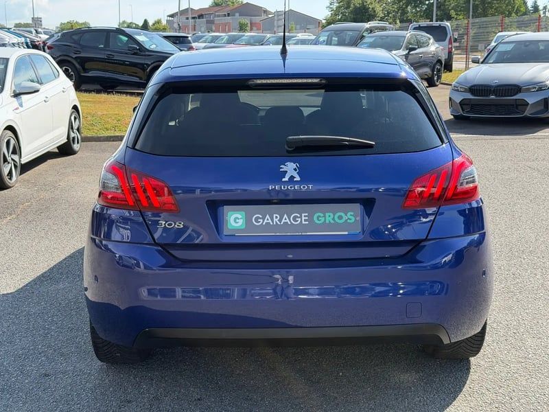 Photo de la voiture PEUGEOT 308 BlueHDi 130ch S&S EAT8 Tech Edition