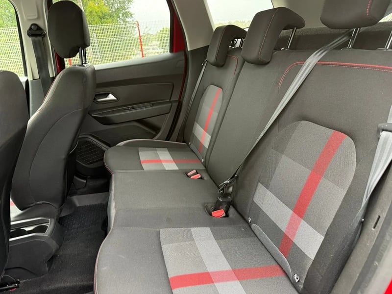 Photo de la voiture DACIA DUSTER Blue dCi 115 4x2 SL Techroad