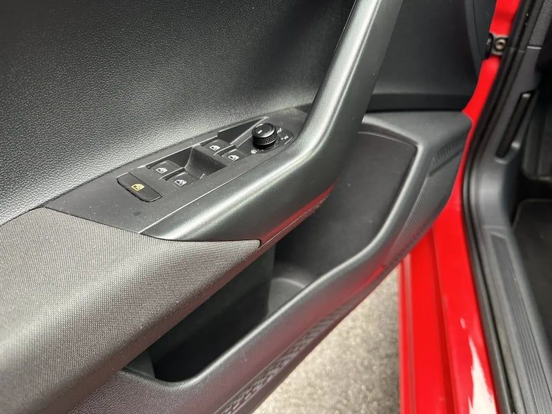Photo de la voiture VOLKSWAGEN POLO 1.0 80 S&S BVM5 Trendline