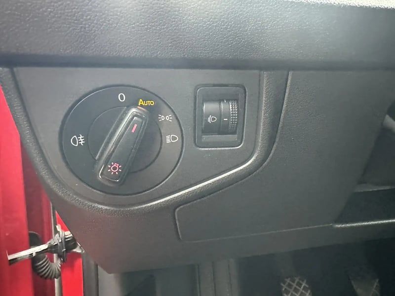 Photo de la voiture VOLKSWAGEN POLO 1.0 80 S&S BVM5 Trendline
