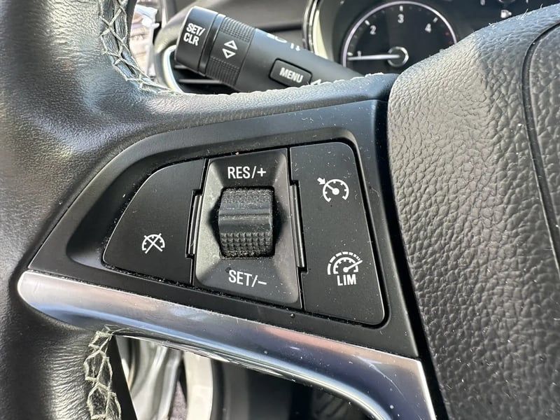 Photo de la voiture OPEL MOKKA X 1.6 CDTI - 136 ch 4x2 BVA6 Midnight Edition