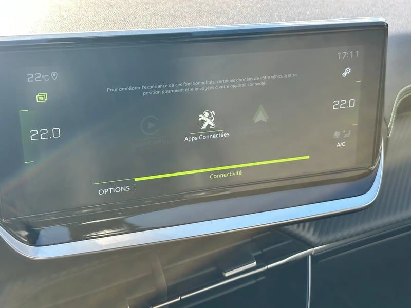 Photo de la voiture PEUGEOT 2008 PureTech 130 S&S BVM6 GT