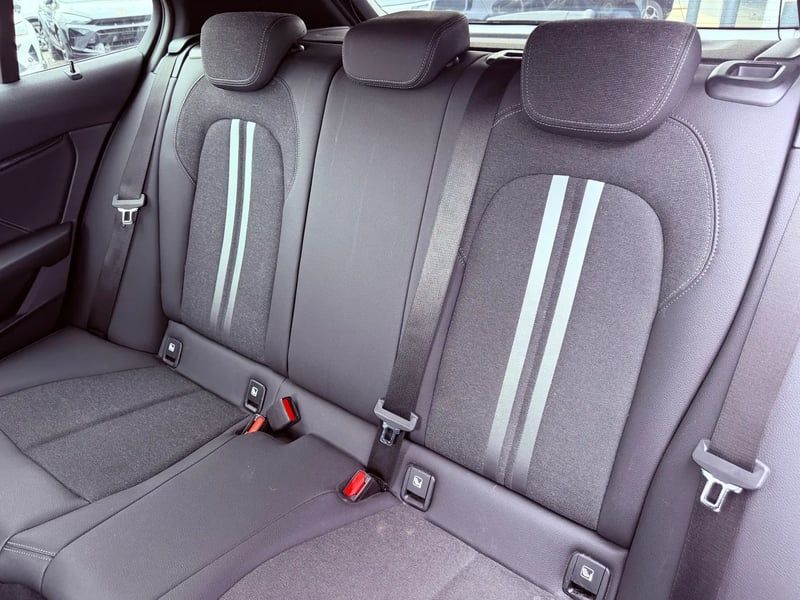 Photo de la voiture BMW SERIE 1 F40 118d 150 ch BVA8 Edition Sport