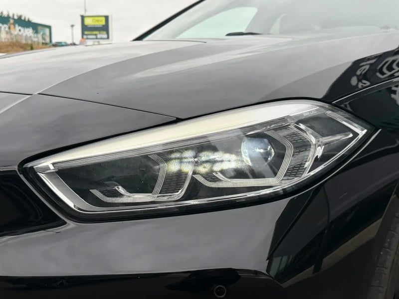 Photo de la voiture BMW SERIE 1 F40 118d 150 ch BVA8 Edition Sport