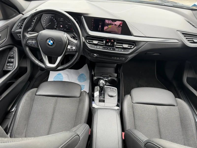 Photo de la voiture BMW SERIE 1 F40 118d 150 ch BVA8 Edition Sport