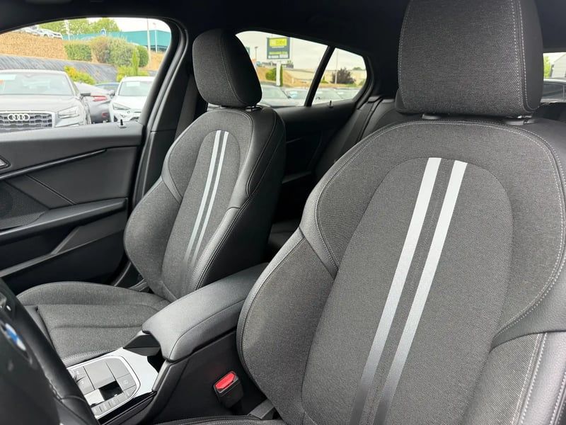 Photo de la voiture BMW SERIE 1 F40 118d 150 ch BVA8 Edition Sport