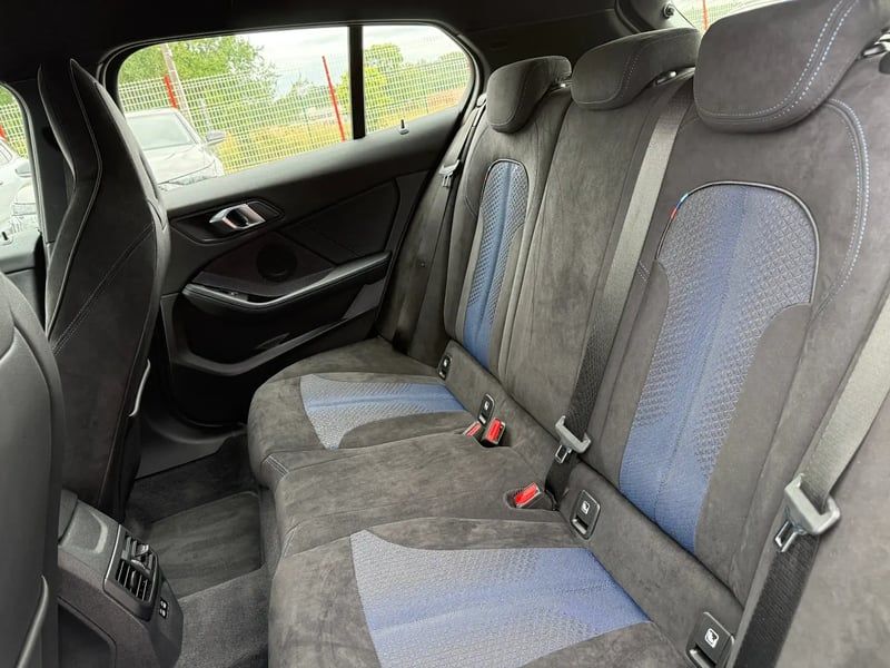 Photo de la voiture BMW SERIE 1 F40 118d 150 ch BVA8 M Sport