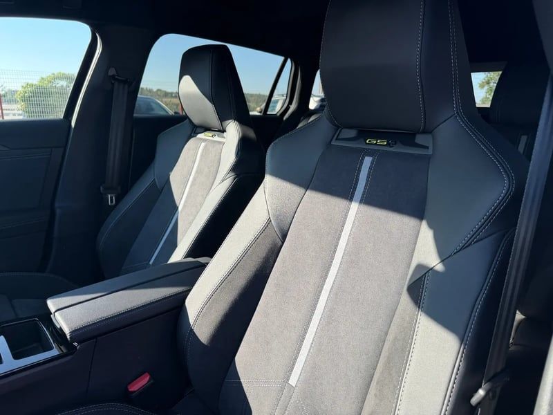 Photo de la voiture OPEL ASTRA SPORTS TOURER Hybride Rechargeable 180 ch BVA8 GS