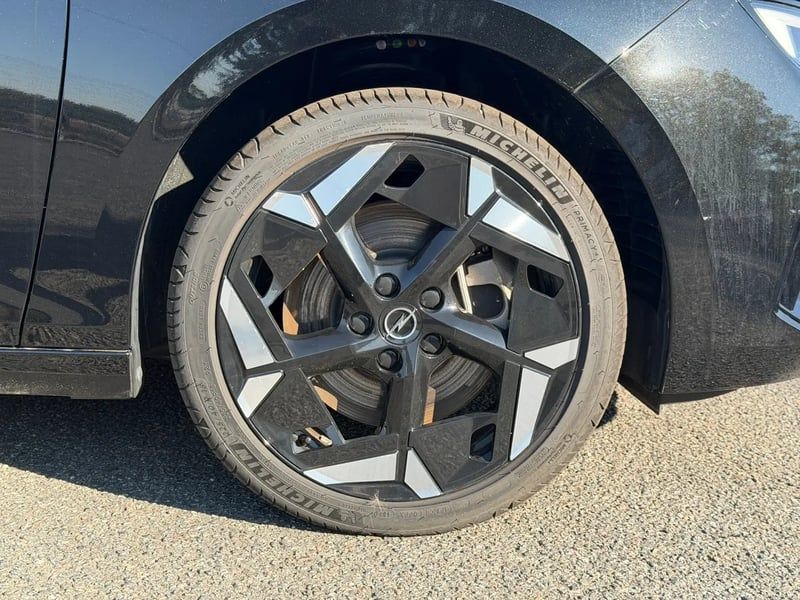Photo de la voiture OPEL ASTRA SPORTS TOURER Hybride Rechargeable 180 ch BVA8 GS
