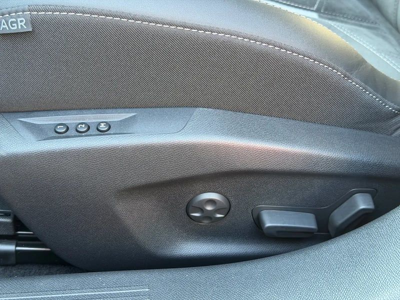 Photo de la voiture OPEL ASTRA SPORTS TOURER Hybride Rechargeable 180 ch BVA8 GS