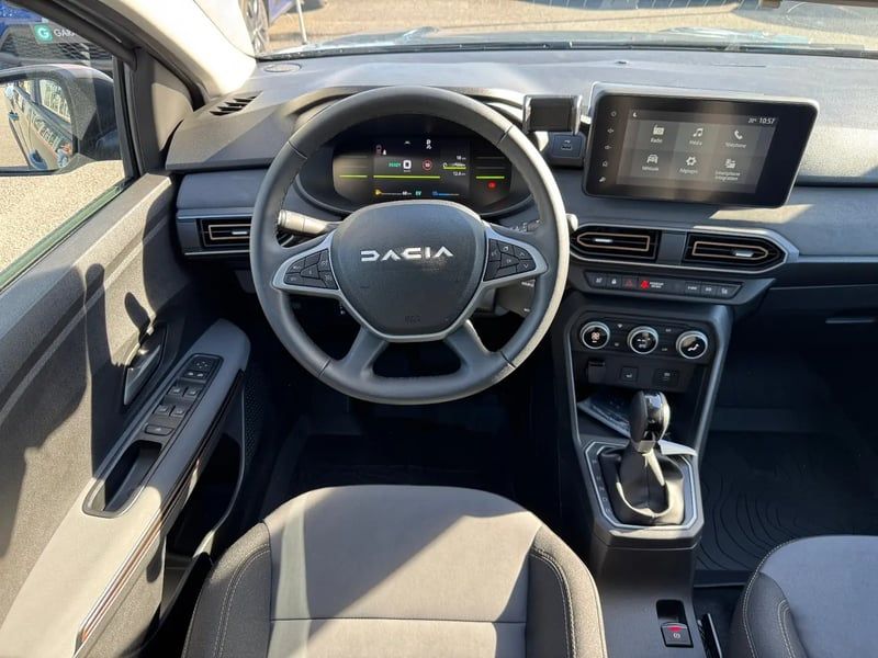 Photo de la voiture DACIA JOGGER Hybrid 140 7 places GSR2 Extreme