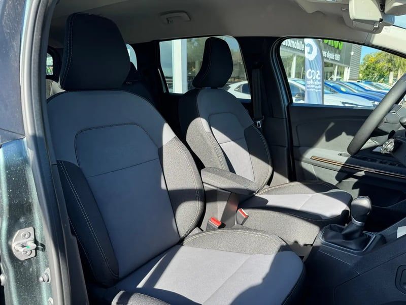 Photo de la voiture DACIA JOGGER Hybrid 140 7 places GSR2 Extreme