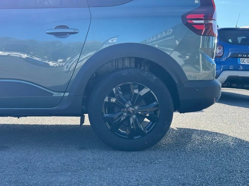 Photo de la voiture DACIA JOGGER Hybrid 140 7 places GSR2 Extreme
