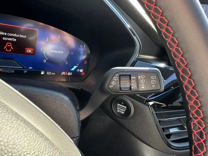 Photo de la voiture FORD KUGA 1.5 EcoBlue 120 BVA8 ST-Line