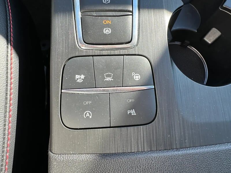 Photo de la voiture FORD KUGA 1.5 EcoBlue 120 BVA8 ST-Line