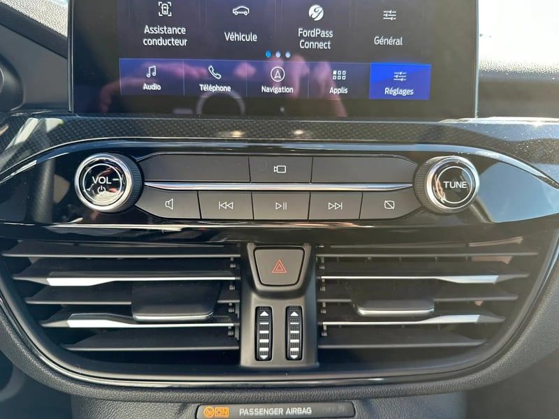 Photo de la voiture FORD KUGA 1.5 EcoBlue 120 BVA8 ST-Line