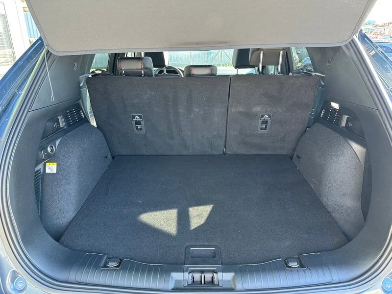 Photo de la voiture FORD KUGA 1.5 EcoBlue 120 BVA8 ST-Line