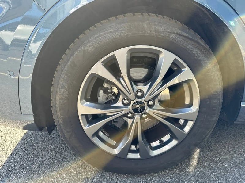 Photo de la voiture FORD KUGA 1.5 EcoBlue 120 BVA8 ST-Line