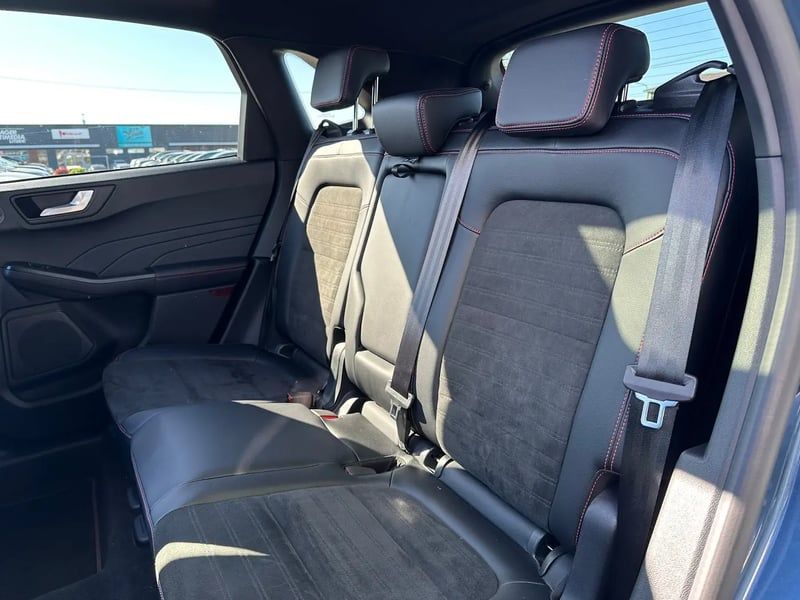 Photo de la voiture FORD KUGA 1.5 EcoBlue 120 BVA8 ST-Line