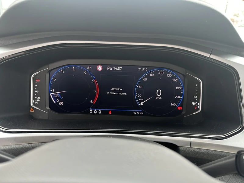 Photo de la voiture VOLKSWAGEN T-ROC 1.0 TSI 116 Start/Stop BVM6 Life Plus