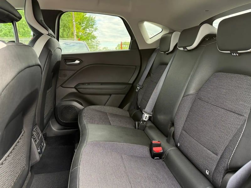 Photo de la voiture RENAULT CAPTUR TCe 90 Techno