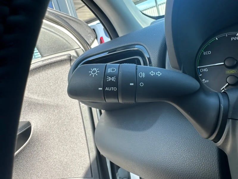 Photo de la voiture TOYOTA YARIS HYBRIDE 116h Dynamic