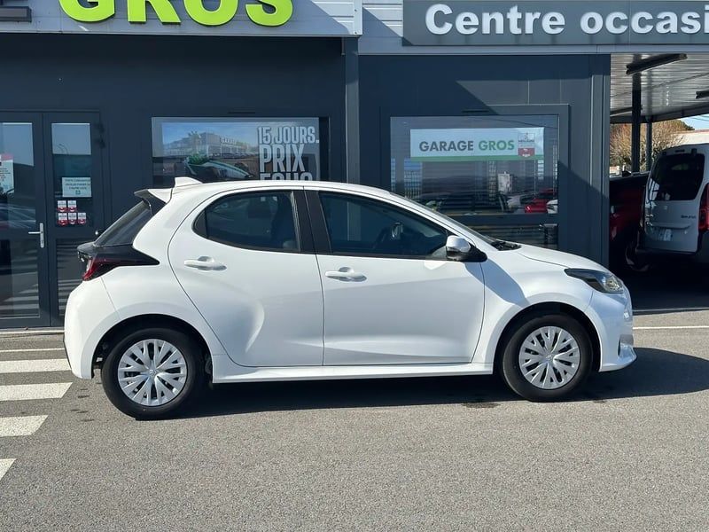 Photo de la voiture TOYOTA YARIS HYBRIDE 116h Dynamic