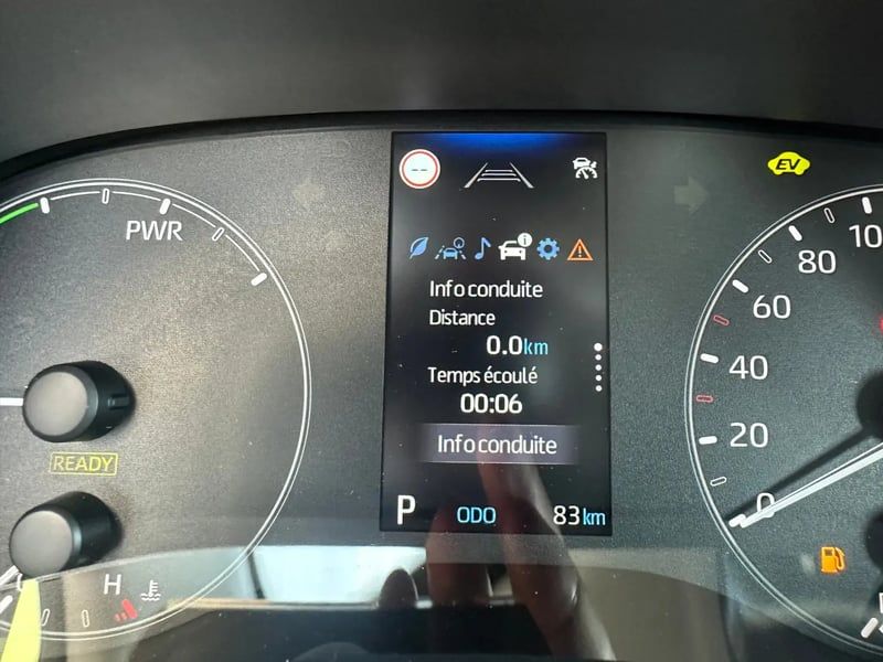 Photo de la voiture TOYOTA YARIS HYBRIDE 116h Dynamic