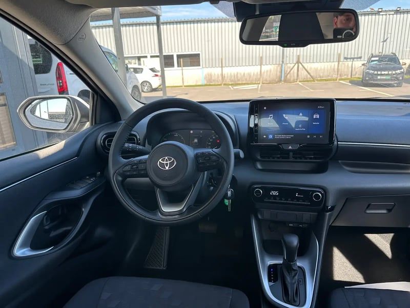 Photo de la voiture TOYOTA YARIS HYBRIDE 116h Dynamic