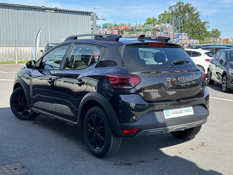 Photo de la voiture DACIA SANDERO ECO-G 100 Stepway Extreme +