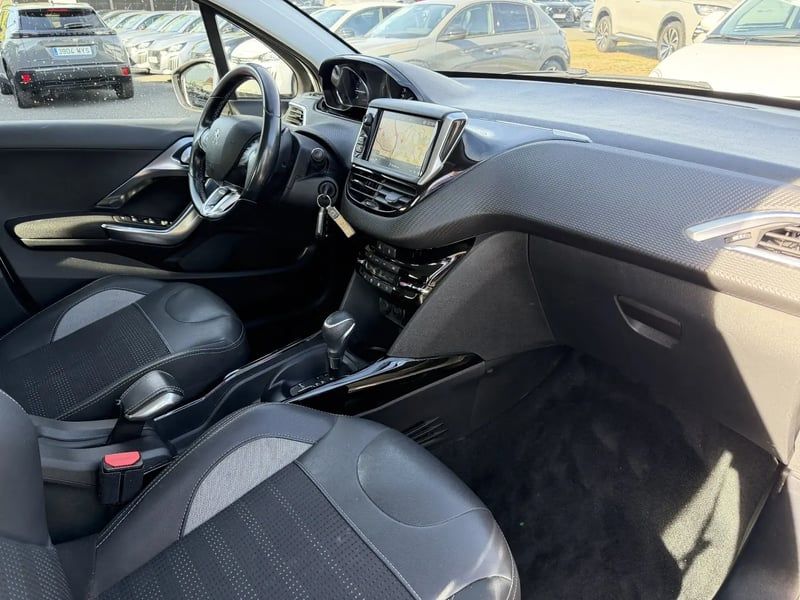 Photo de la voiture PEUGEOT 2008 1.2 PureTech 110ch S&S EAT6 Allure