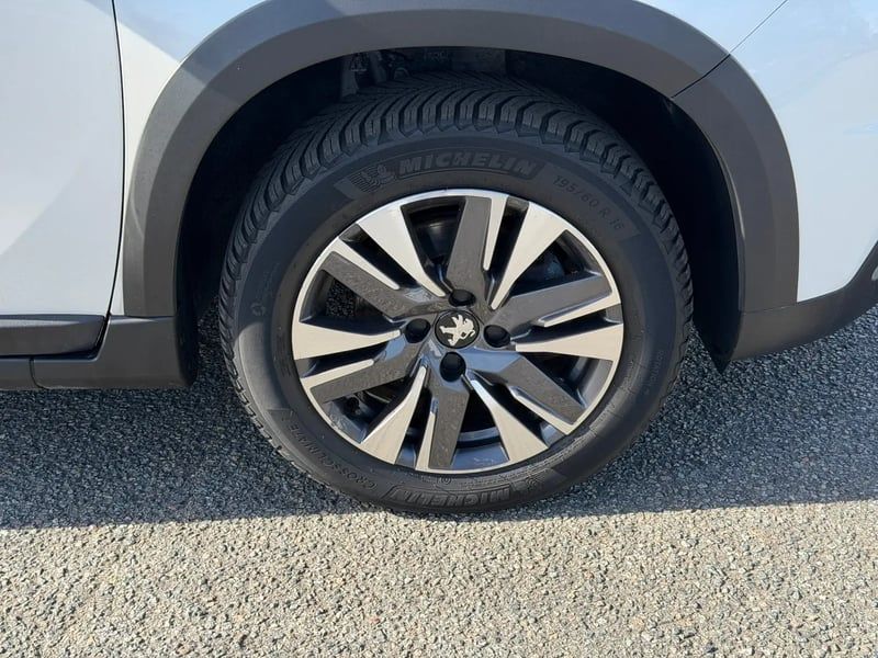 Photo de la voiture PEUGEOT 2008 1.2 PureTech 110ch S&S EAT6 Allure