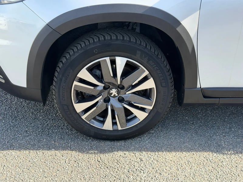 Photo de la voiture PEUGEOT 2008 1.2 PureTech 110ch S&S EAT6 Allure