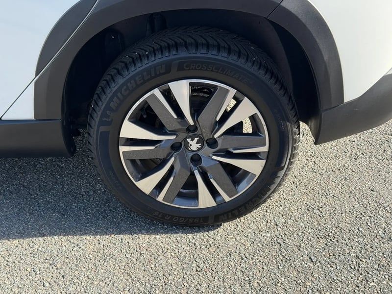 Photo de la voiture PEUGEOT 2008 1.2 PureTech 110ch S&S EAT6 Allure