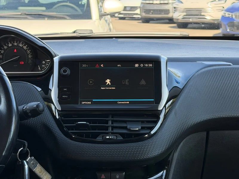 Photo de la voiture PEUGEOT 2008 1.2 PureTech 110ch S&S EAT6 Allure