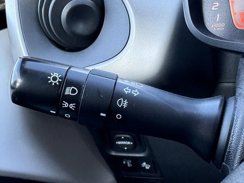 Photo de la voiture TOYOTA AYGO 1.0 VVT-i x-play