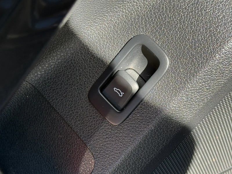 Photo de la voiture AUDI Q2 35 TDI 150 S tronic 7 S line