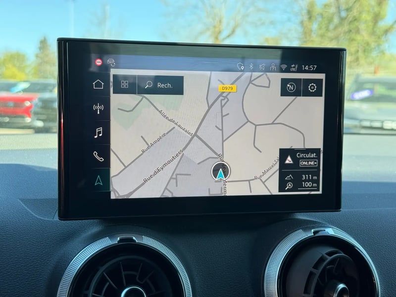 Photo de la voiture AUDI Q2 35 TDI 150 S tronic 7 S line