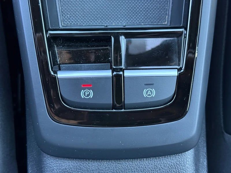 Photo de la voiture AUDI Q2 35 TDI 150 S tronic 7 S line