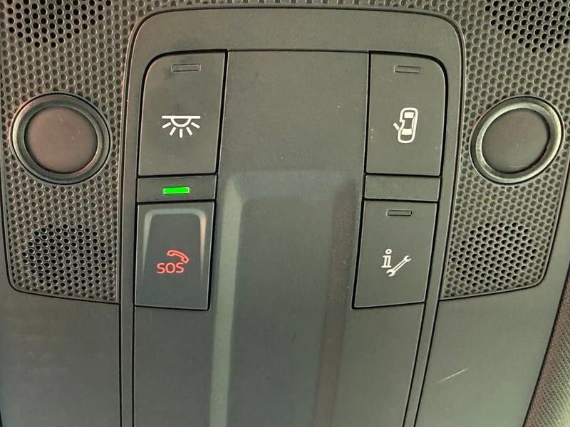 Photo de la voiture AUDI Q2 35 TDI 150 S tronic 7 S line