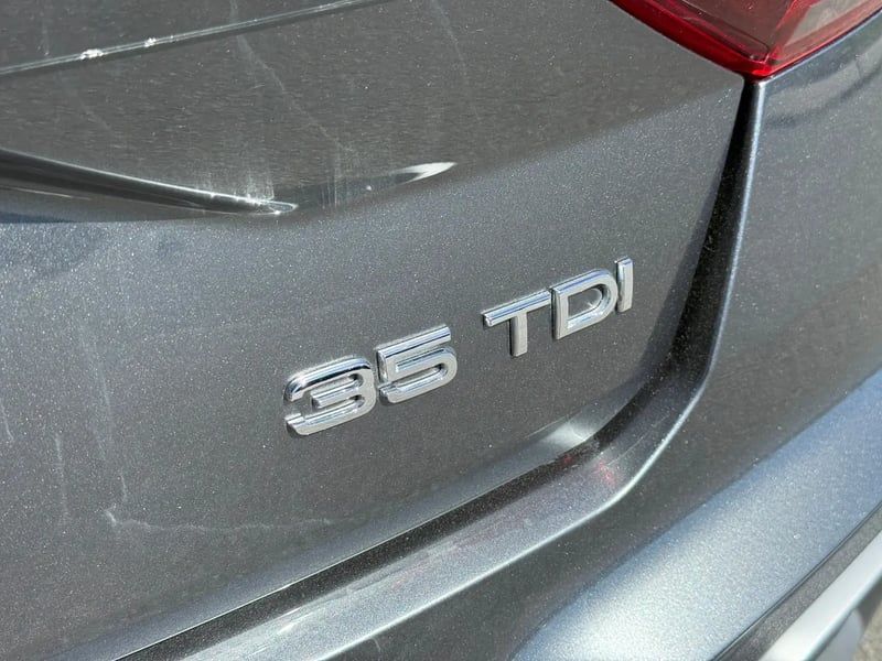 Photo de la voiture AUDI Q2 35 TDI 150 S tronic 7 S line