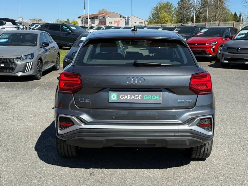 Photo de la voiture AUDI Q2 35 TDI 150 S tronic 7 S line