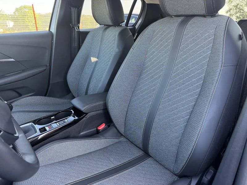 Photo de la voiture PEUGEOT 208 100 S&S BVM6 Allure